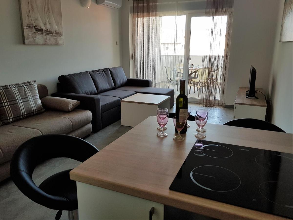 Summer Holiday Apartments Novalja Rum bild